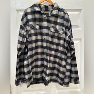 Patagonia organic cotton heavyweight flannel shirt. Men’s XXL  Brown. So soft!